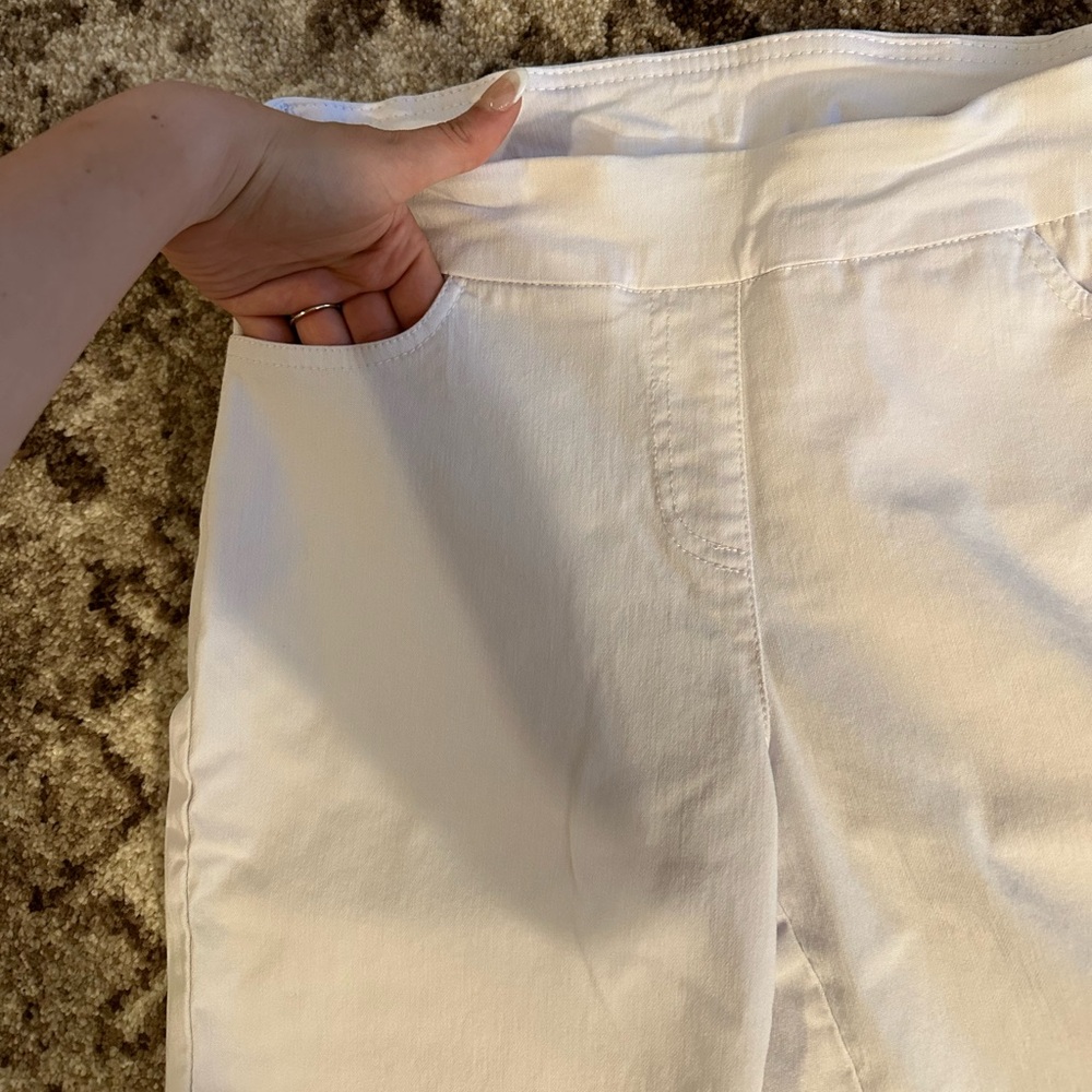 Slim-Sation White Capri Pants - Size 2 - Picture 6 of 7